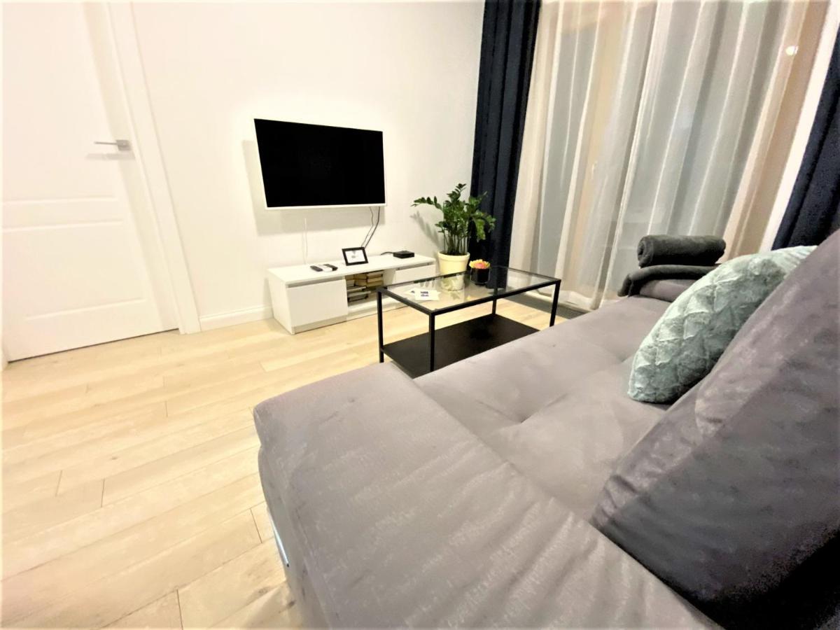 Exclusive 2Br! Apartment In Center +Netflix +Gym Warschau Buitenkant foto