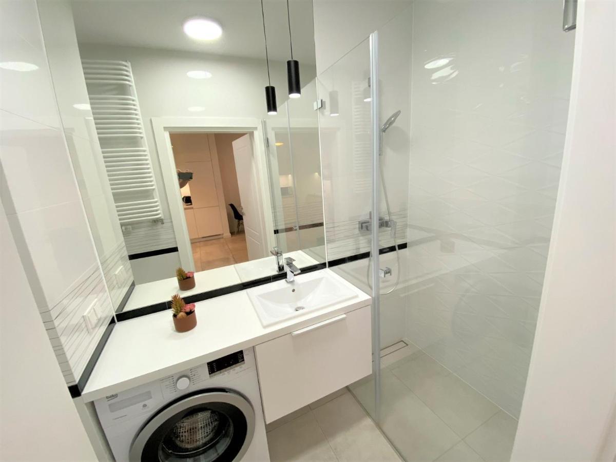Exclusive 2Br! Apartment In Center +Netflix +Gym Warschau Buitenkant foto