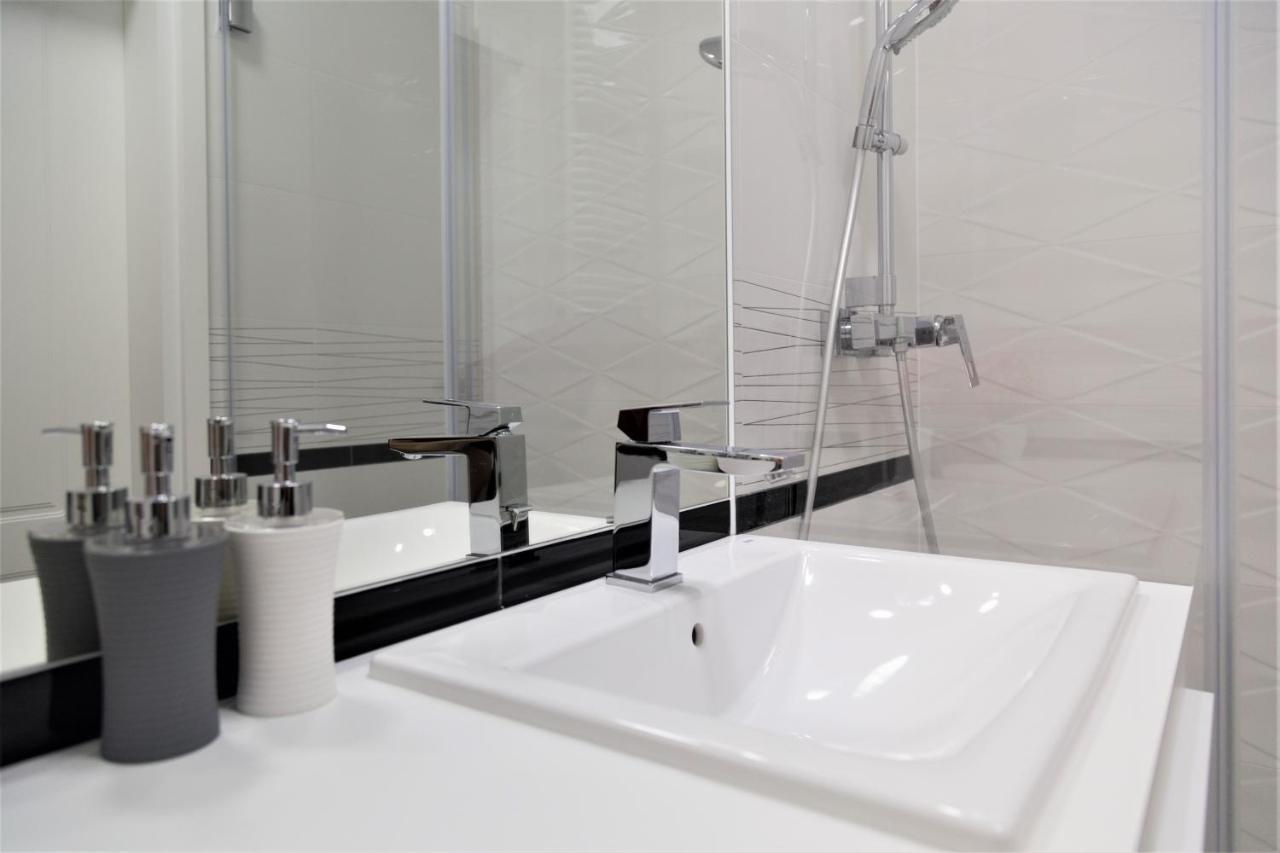 Exclusive 2Br! Apartment In Center +Netflix +Gym Warschau Buitenkant foto