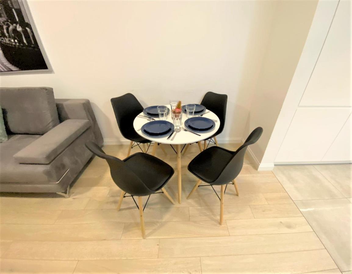 Exclusive 2Br! Apartment In Center +Netflix +Gym Warschau Buitenkant foto