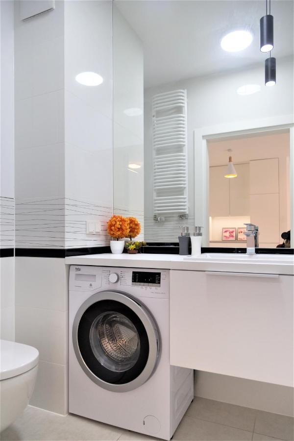 Exclusive 2Br! Apartment In Center +Netflix +Gym Warschau Buitenkant foto